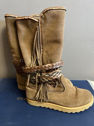 Botas Nemoníc ante beige flecos