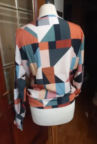 Blusa manga larga estampada