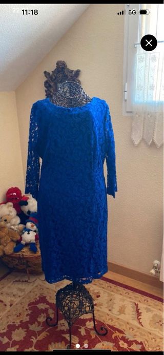 Vestido azul de encaje elegante