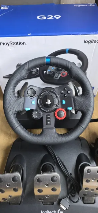 Volante Logitech G29 con pedales y palanca cambios