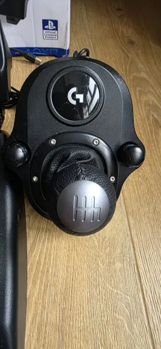 Volante Logitech G29 con pedales y palanca cambios