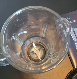 Vaso Cecotec Power Black Titanium 1800W