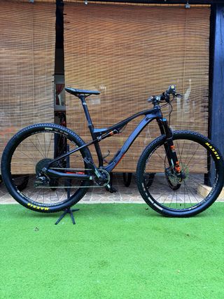BICI DOBLE SUSPENSION CARBONO