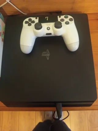PS4 Slim + FIFA 25