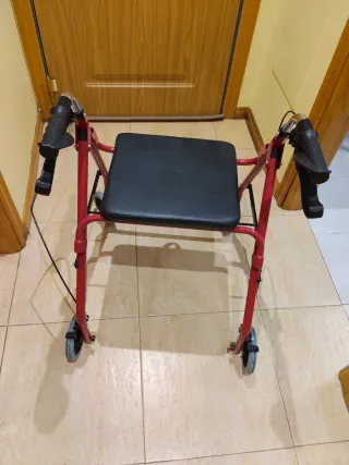 Andador para adultos con asiento