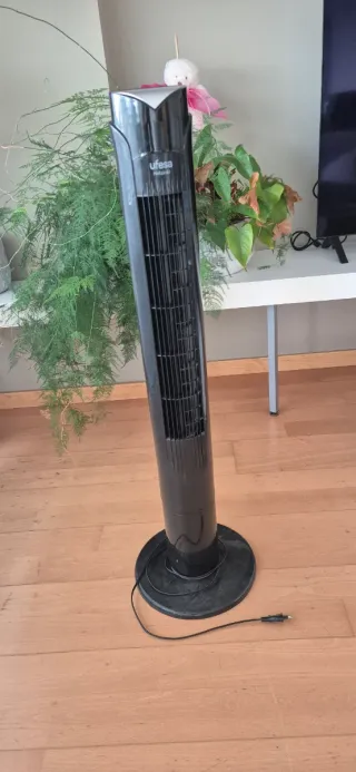 Ventilador Ufesa Torre Negro