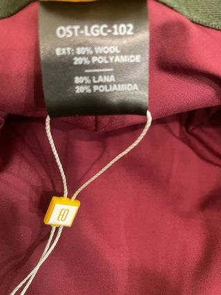 Boina masculina bege e verde seco