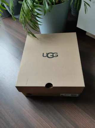 Stivali UGG Classic Maxi Short nuovi - taglia 38