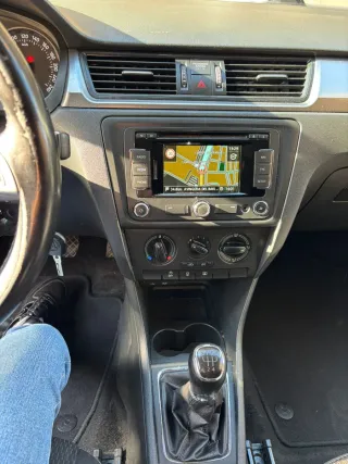 Škoda rapid motor 1.6 tdi (90 CV) año 2015, 5500€