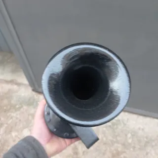 Bocina antigua de camión negra