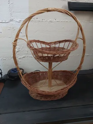 Cesta decorativa de mimbre de 2 niveles