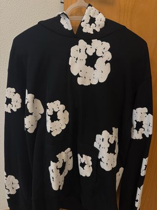 Sudadera Denim Tears Negra con Estampado Blanco