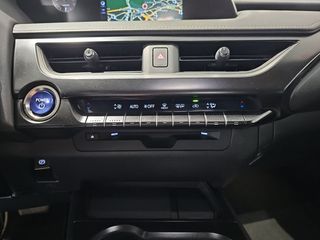 Lexus UX 2.0 250h Business Navigation