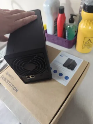 Synology DS224+ NAS Servidor + 2 discos duros 4TB