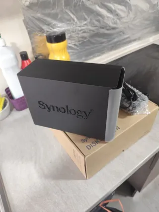 Synology DS224+ NAS Servidor + 2 discos duros 4TB