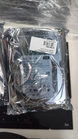 Synology DS224+ NAS Servidor + 2 discos duros 4TB