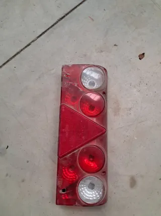 Faro trasero de remolque