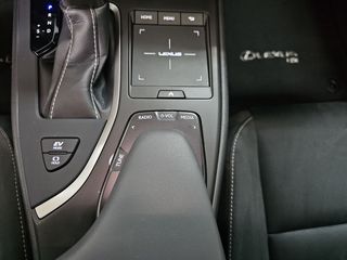 Lexus UX 2.0 250h Premium