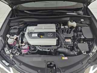 Lexus UX 2.0 250h Premium