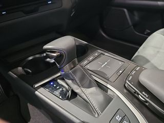 Lexus UX 2.0 250h Premium