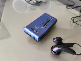 Radio Walkman Sony SRF-S84 Azul