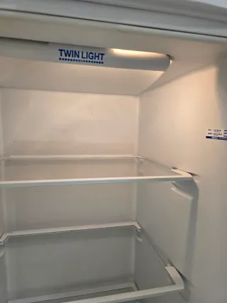 Nevera Indesit alta - solo frigorífico