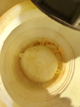 Bidón plástico 100L con alzadores y tapas