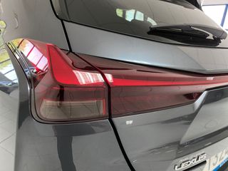 Lexus UX 2.0 250h Premium