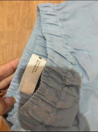 Pantalón Zara azul con bolsillos