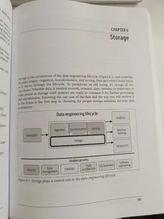 Fundamentals of Data Engineering: Plan and Buil...