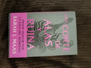 Una corte de rosas y espinas