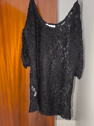 Blusa de encaje negra