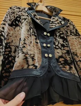 REBAJADA HOY! Bella blusa blazer aterciopelada