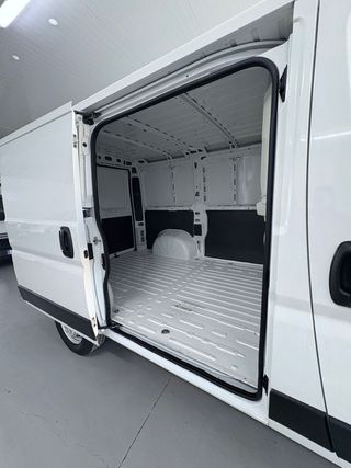 Peugeot Boxer 2.2BLUEHDI L1H1 120CV