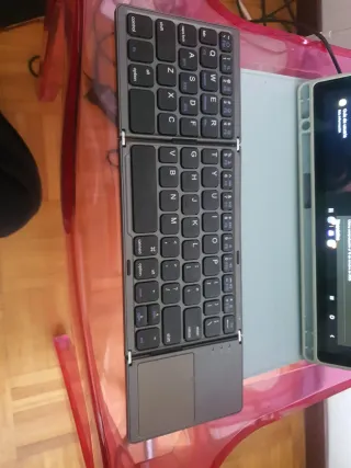 Tablet Samsung A8 + Teclado y Funda