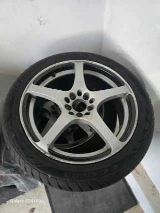 Llantas 17 5 Pernos Mercedes