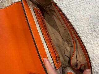 Bolso Guess Beige y Naranja