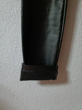 Leggings efecto piel negro