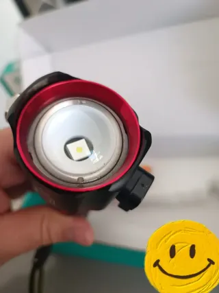 LINTERNA  MUY POTENTE DE DIODOS A ESTRENAR