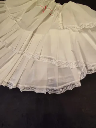 Ahuecador / Cancán blanco