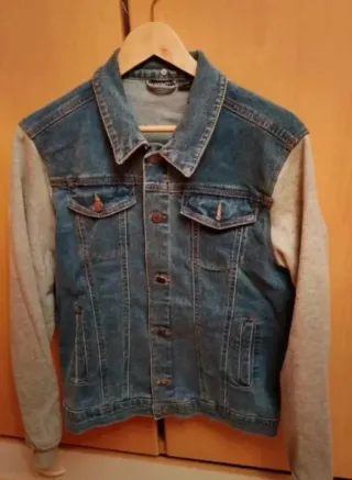 Cazadora vaquera con capucha hombre