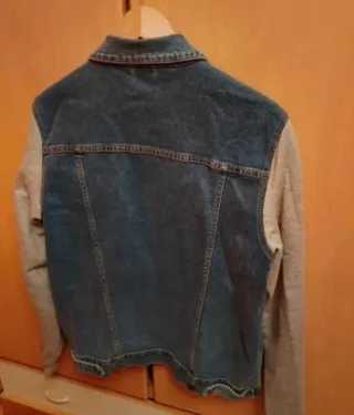 Cazadora vaquera con capucha hombre