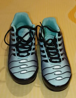 Zapatillas Nuevas sin estrenar.