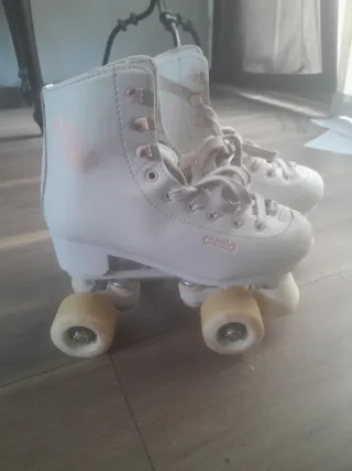 Patines de 4 ruedas para niña. Talla 35