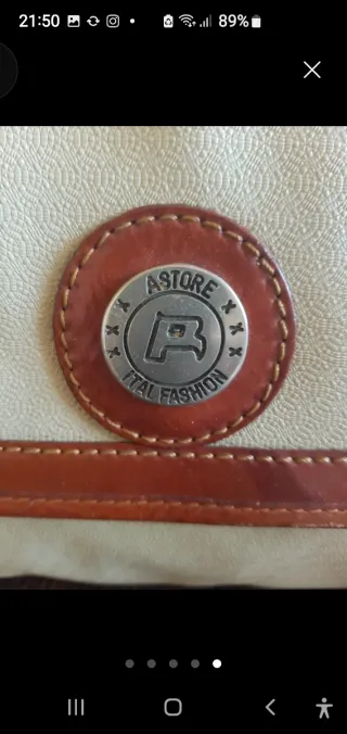 Bolso de piel beige y marrón