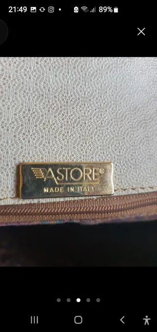 Bolso de piel beige y marrón