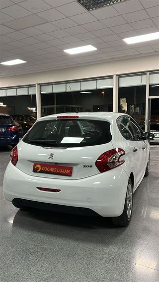 Peugeot 208 2013