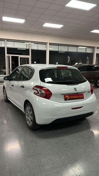 Peugeot 208 2013