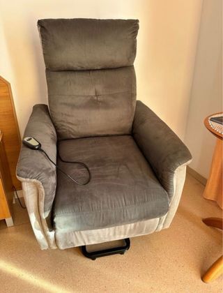 se regala: Sillón Elevable Tela Beige y Gris