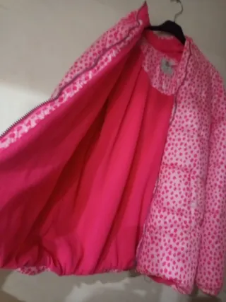 Cazadora rosa con estampado